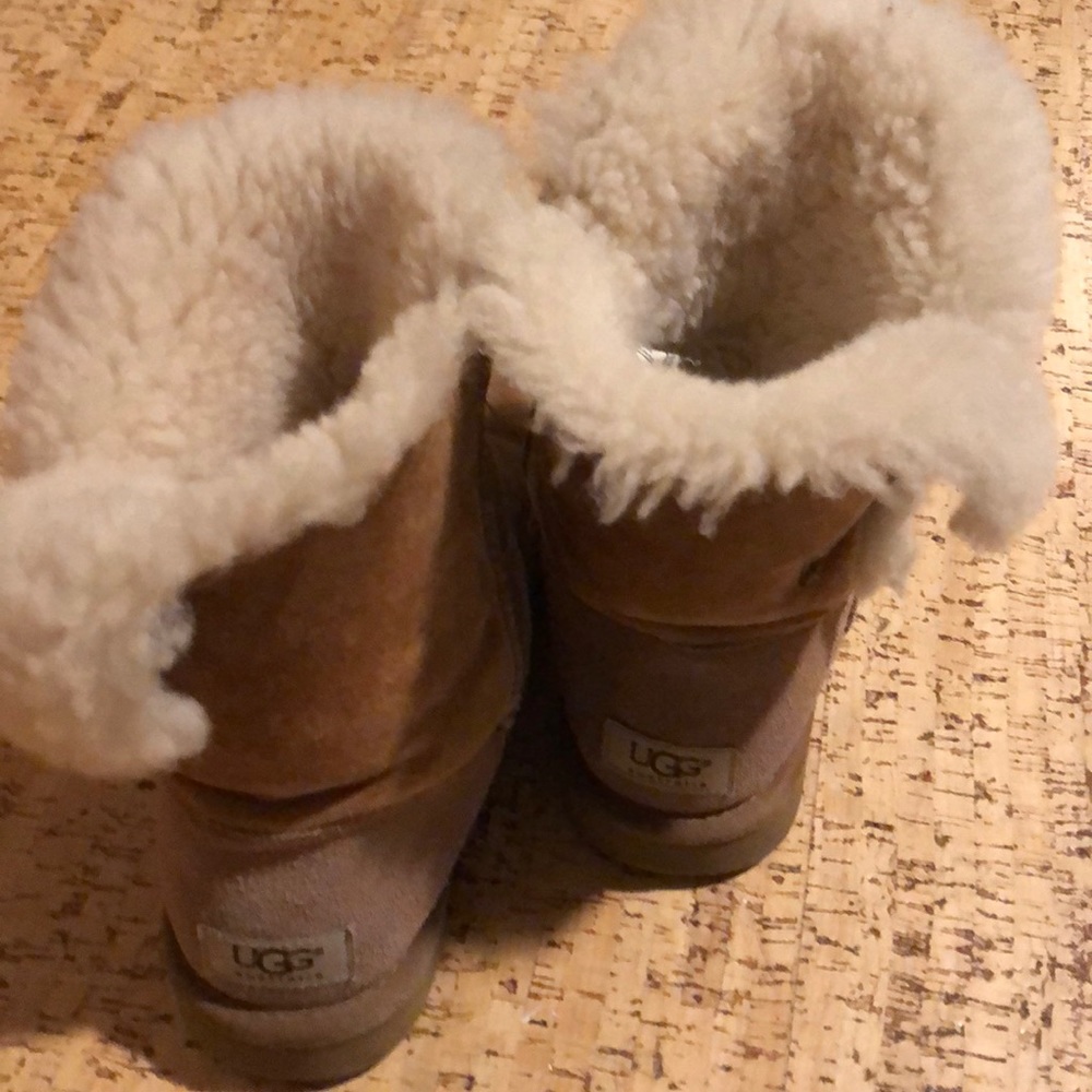 Ugg Camel Color Size 7 - image 2